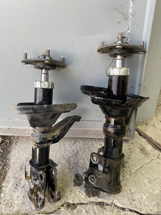 Продам амортизаторы хонда срв 2003