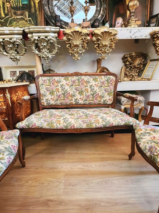 Антикварна гарнитура – диван с две кресла, жакард