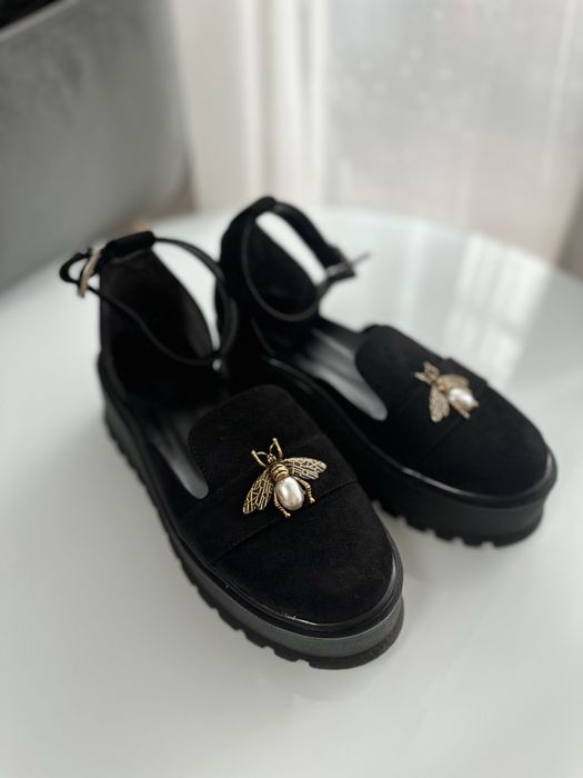 Sandale marimea 39