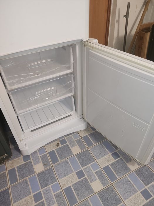 Холодильник Indesit высота 1,70