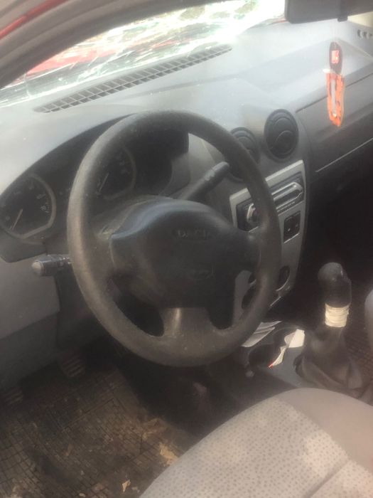 Vând Dacia Logan 1,6 MPI model 2005