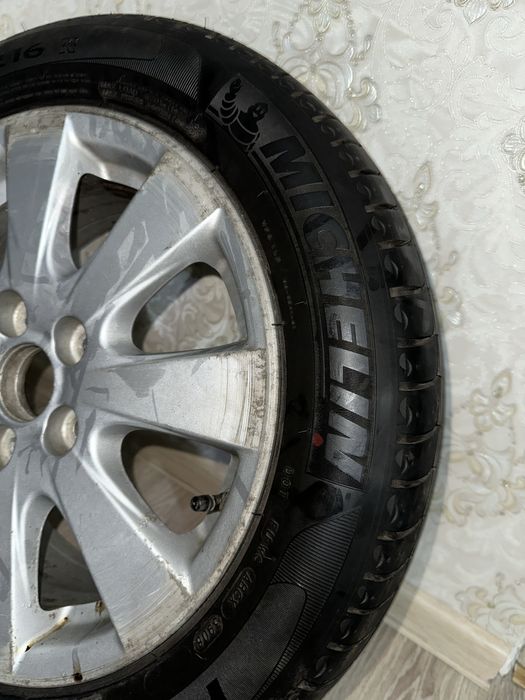 Продам шину с дисками 205/55 R16