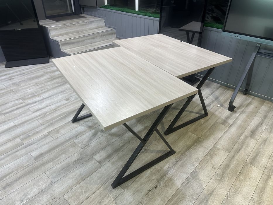 Компьютерный стол, офисные столы