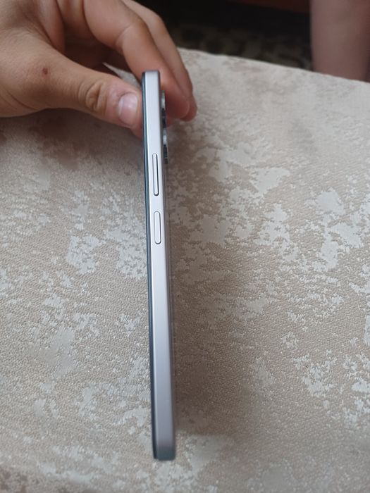 Телефон Vivo Y04