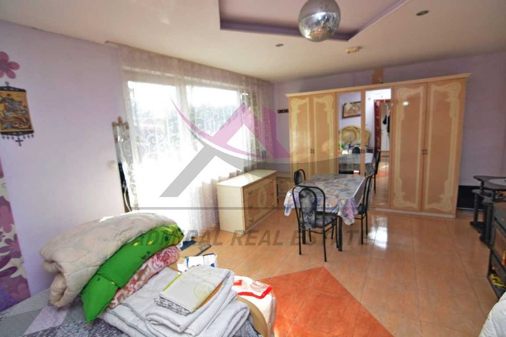 Дава се под наем Къща в с. Осеново, Област Варна - 300 кв.м за 511 € - Снимка #9