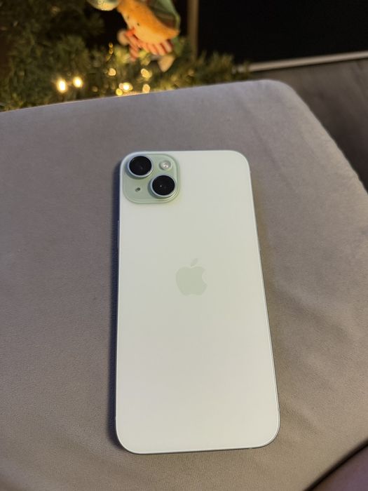 Продавам Iphone 15 plus