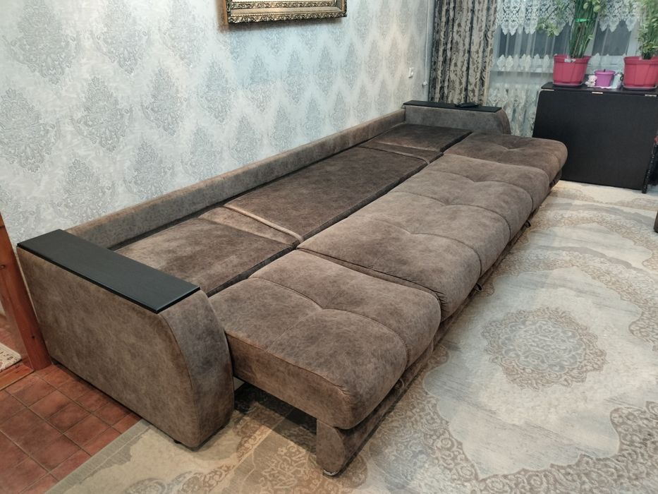 Продам диван б/у.