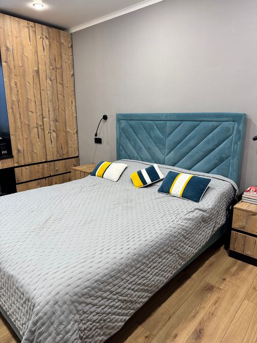 Продам двухспальную кровать