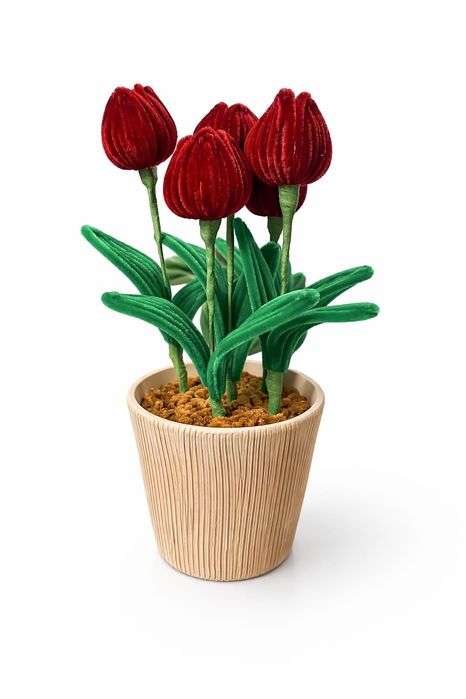 Ghiveci cu lalele din sarma plușată