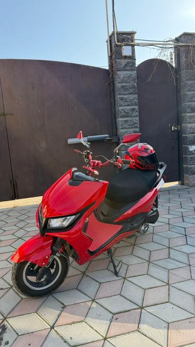 Продается мопед м8 LY-YA матор