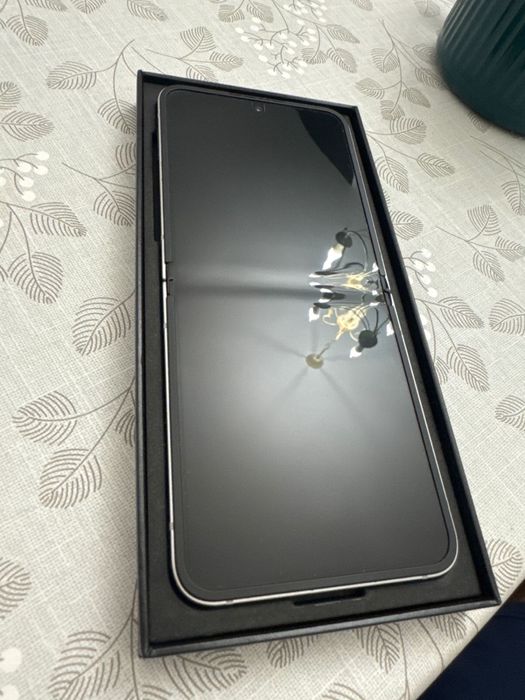 Продам samsung z flip 6 256gb