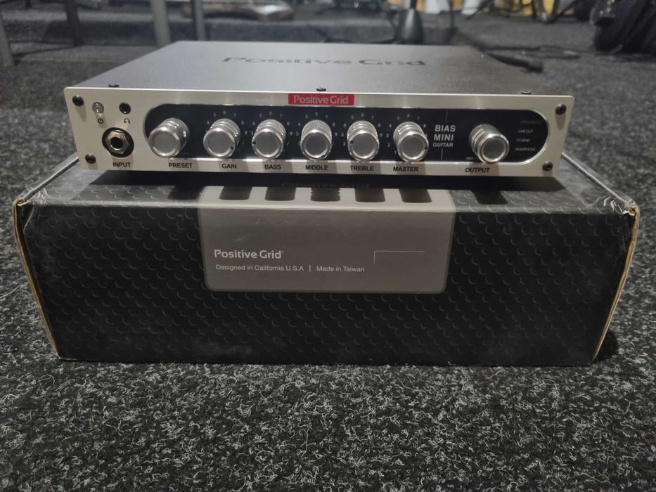 Amplificator chitara Positive Grid Bias Amp Head 300W cu footswitch