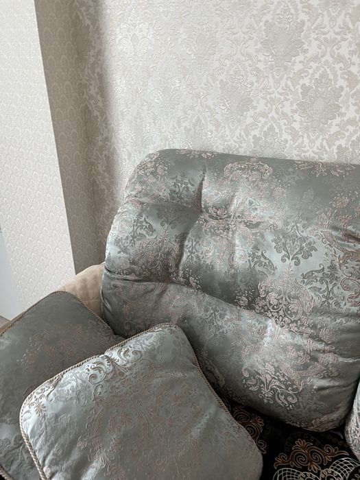 Продам диван угловой