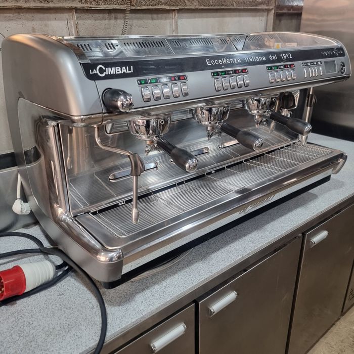 Kofe mashinka Italianski xolati ideal