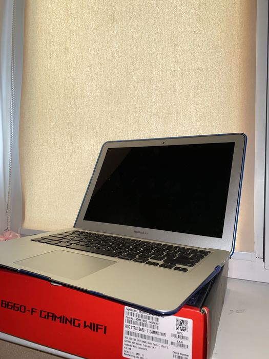 Macbook air 13 2013 (+airpods)