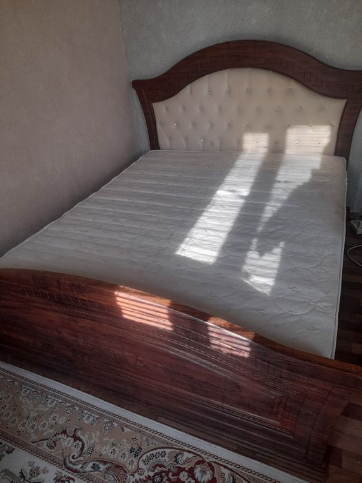 Двухспальная кровать