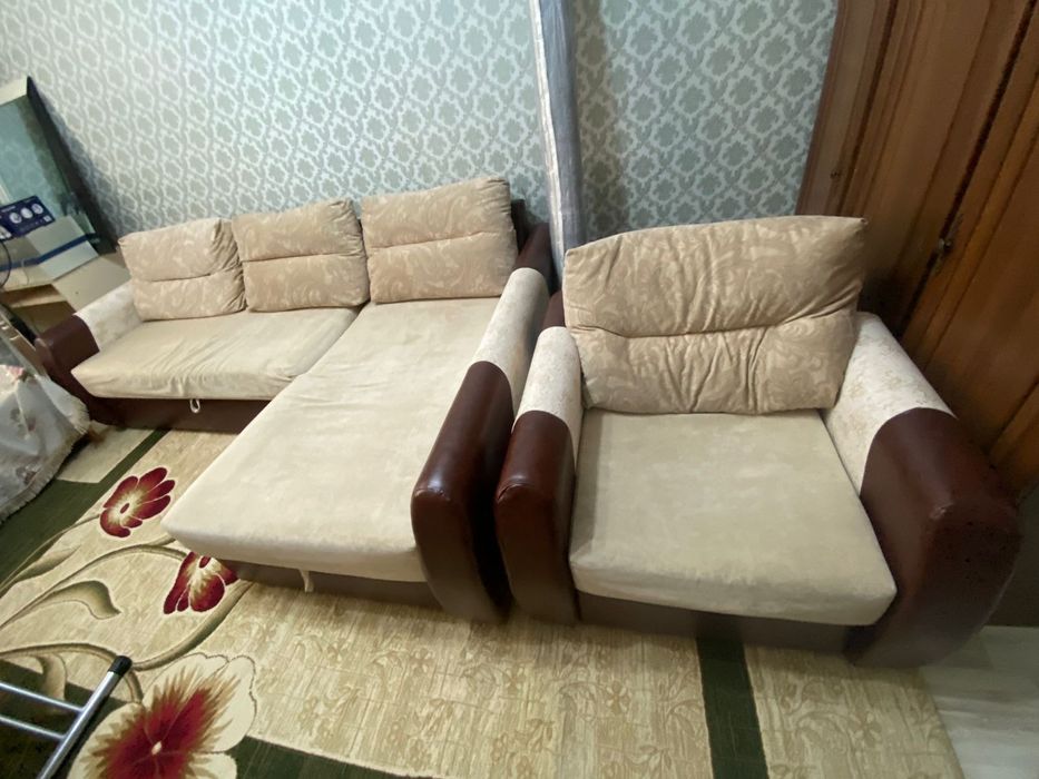 Продаётся комплект диван