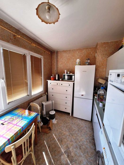 Продавам апартамент гарсониера в кв. Обеля 2, гр. София