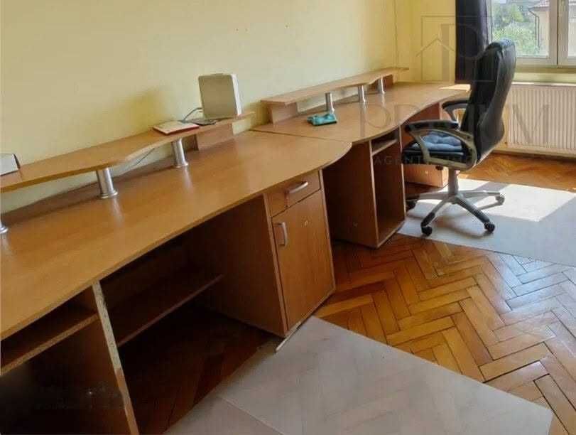 Birou in zona girocului