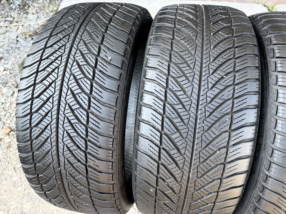 Anvelope iarna 245.45.18’ Goodyear