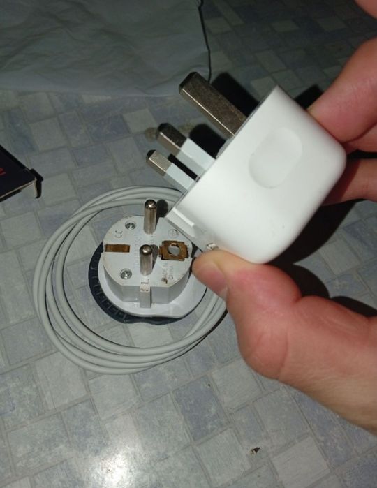 Orginal galofka iphone 
Holati yaxshi galofka simi bilan qosh