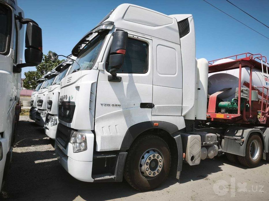 HOWO T7H 6×4 CNG седель тягач + Цементовоз п/п 20 м³  Комплект тайёр