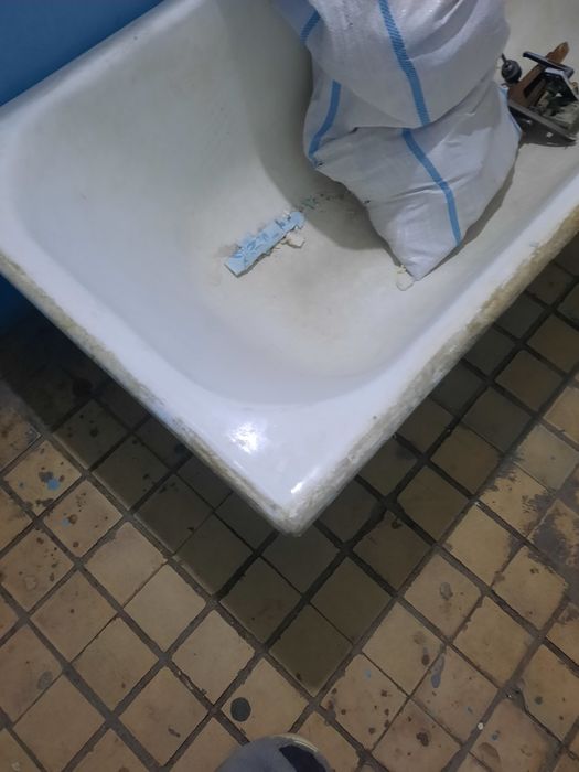 Чугунная ванна продается.