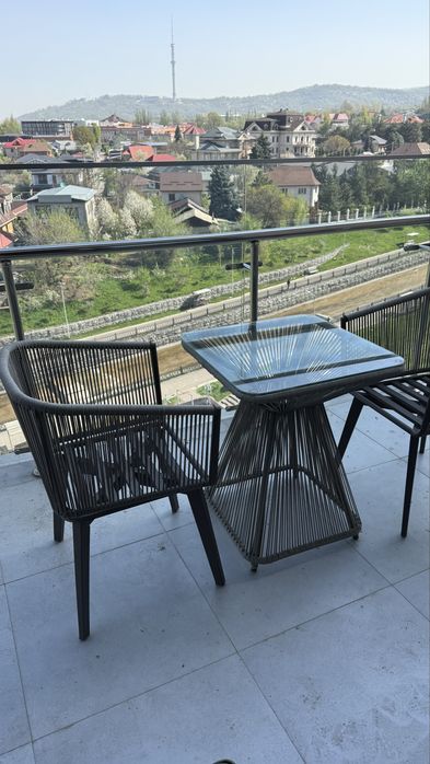 Стол со стульями для терассы