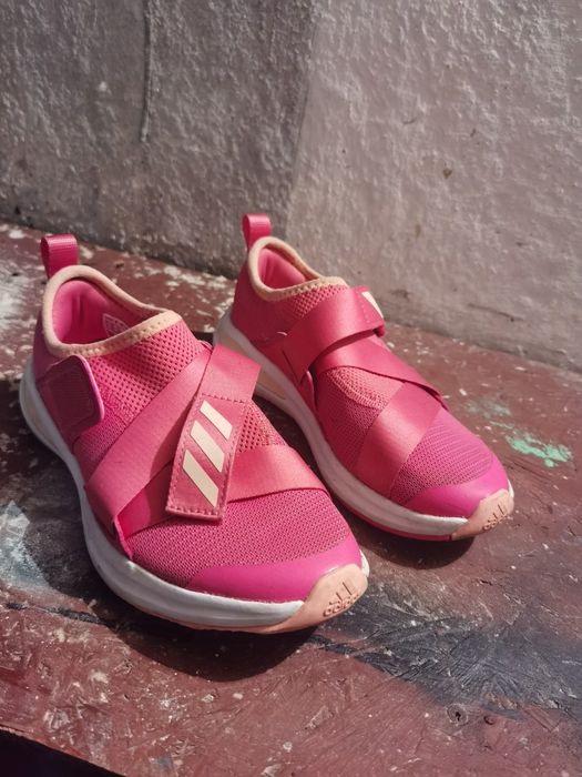Adidași Karl Legerfild și adidas mărimea 25 și mărimea 35