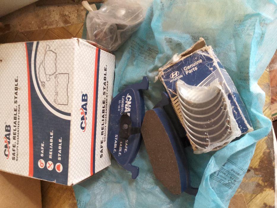 Авто запчастар сатылады. Продаеться