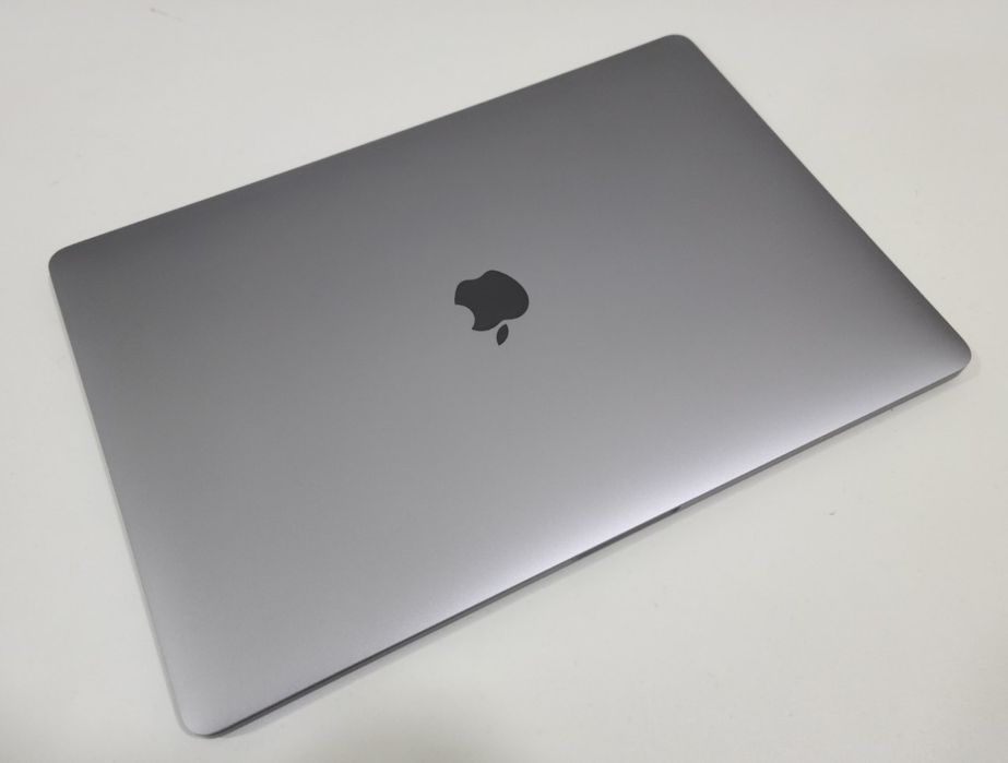 #Macbook pro i9.