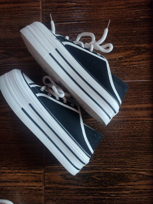 Bascheți noi tip Convers, marca Shein, mărime 37