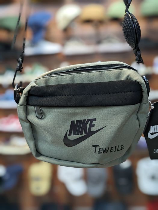 Сумка мессенджер Nike Teweile