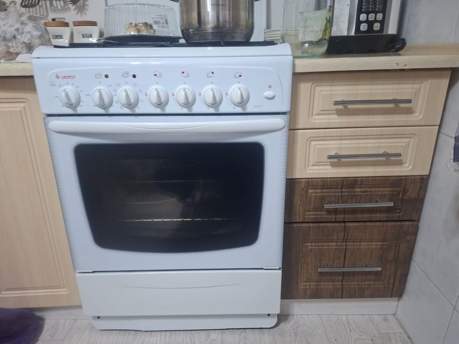 Продам кухонную гарнитуру