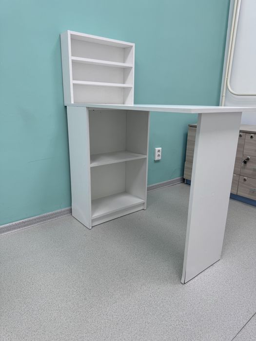 Маникюрный столик 20000