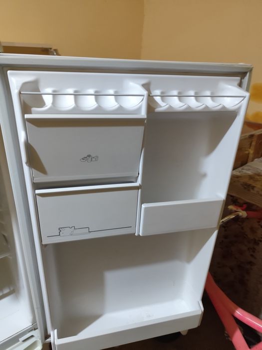 Продам холодильники 2 шт Бируса Россия