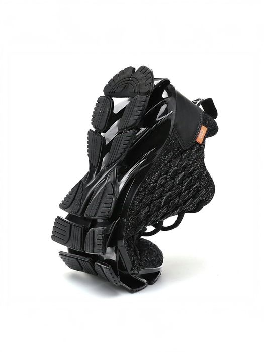 Кроссовки очень удобно. Krassovkala juda qulay