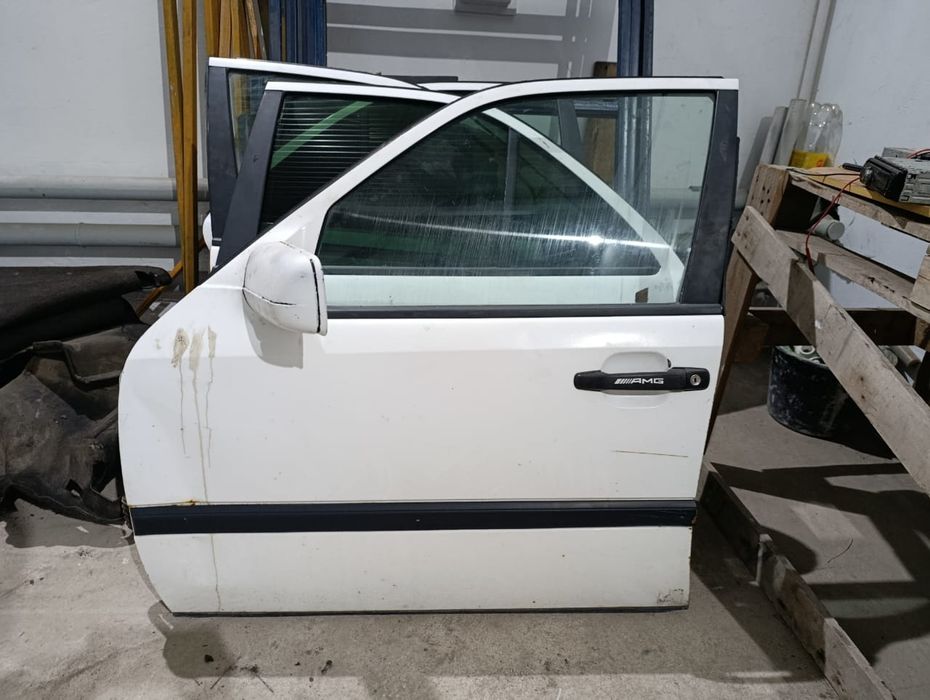 Мерседес W202. Дверь. Багажник. Бампер