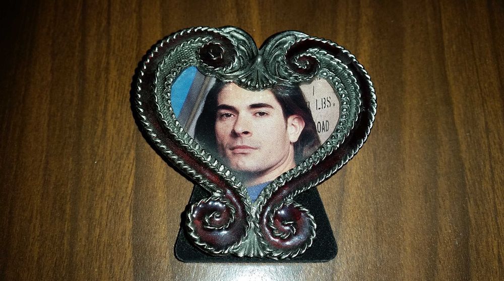 Масивна антикварна рамка за снимки - Бронзова пластика