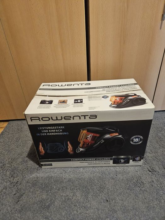 Aspirator fără sac Compact Power Cyclonic RO3753EA