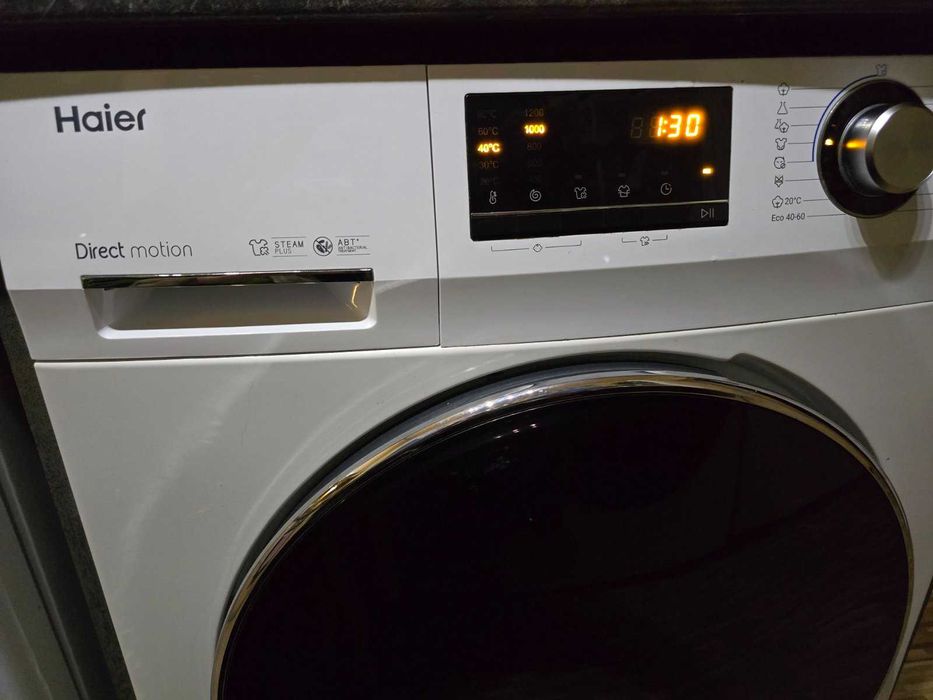 Продавам пералня Haier в гаранция