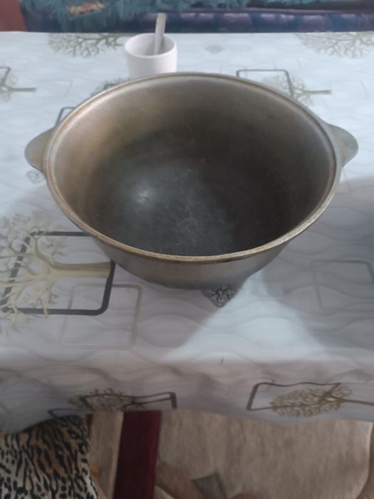 Продам казаны сковородку
