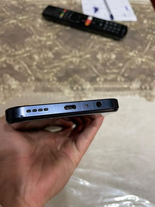 Realme C33
Holati yaxshi 
Xotira 64 Gb
Tezkor xotira 4+1 Gb
Atpechatka