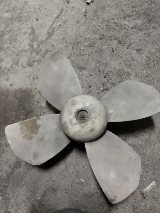 Моторчик радиатора Mazda 323F продам