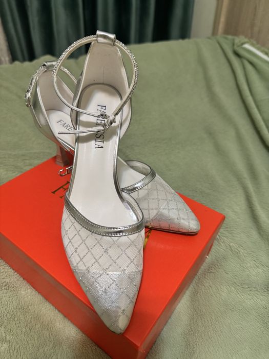 Туфли вечерние новые