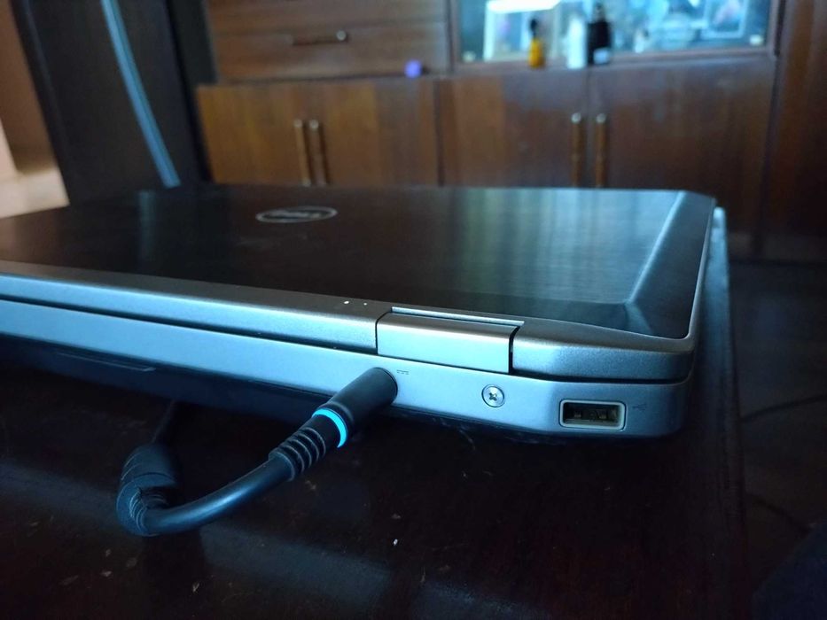 Vida dice с лаптоп Dell