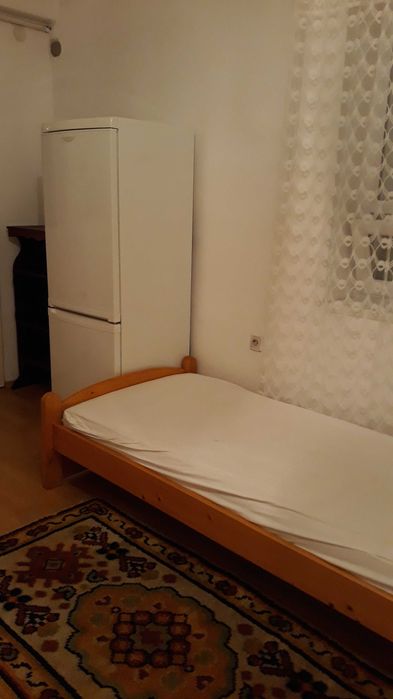 PF dau in chirie garsoniera cu o camera zona Garii .