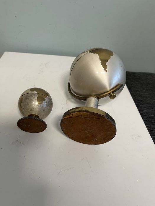 Глобус - диспенсър / 50-те