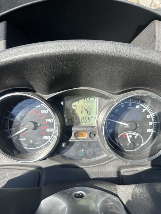 Piaggio mp3 400cc lt se conduce cu B