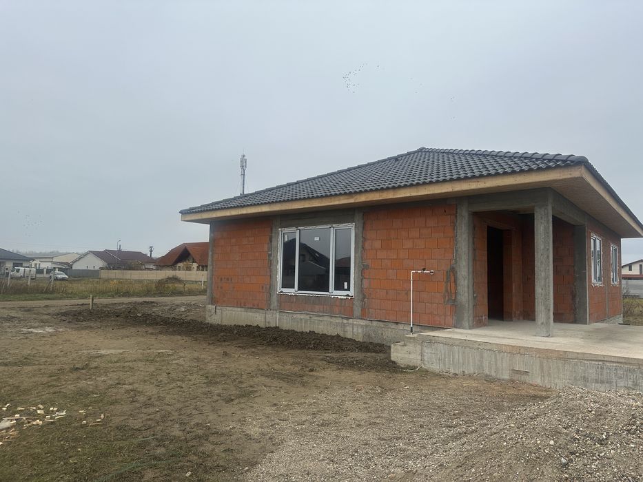 Vand casa la rosu  Paulesti